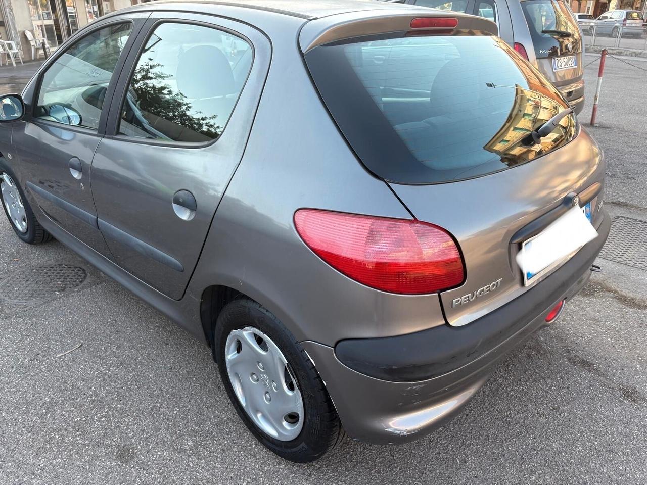 Peugeot 206 1.1 5p. XT