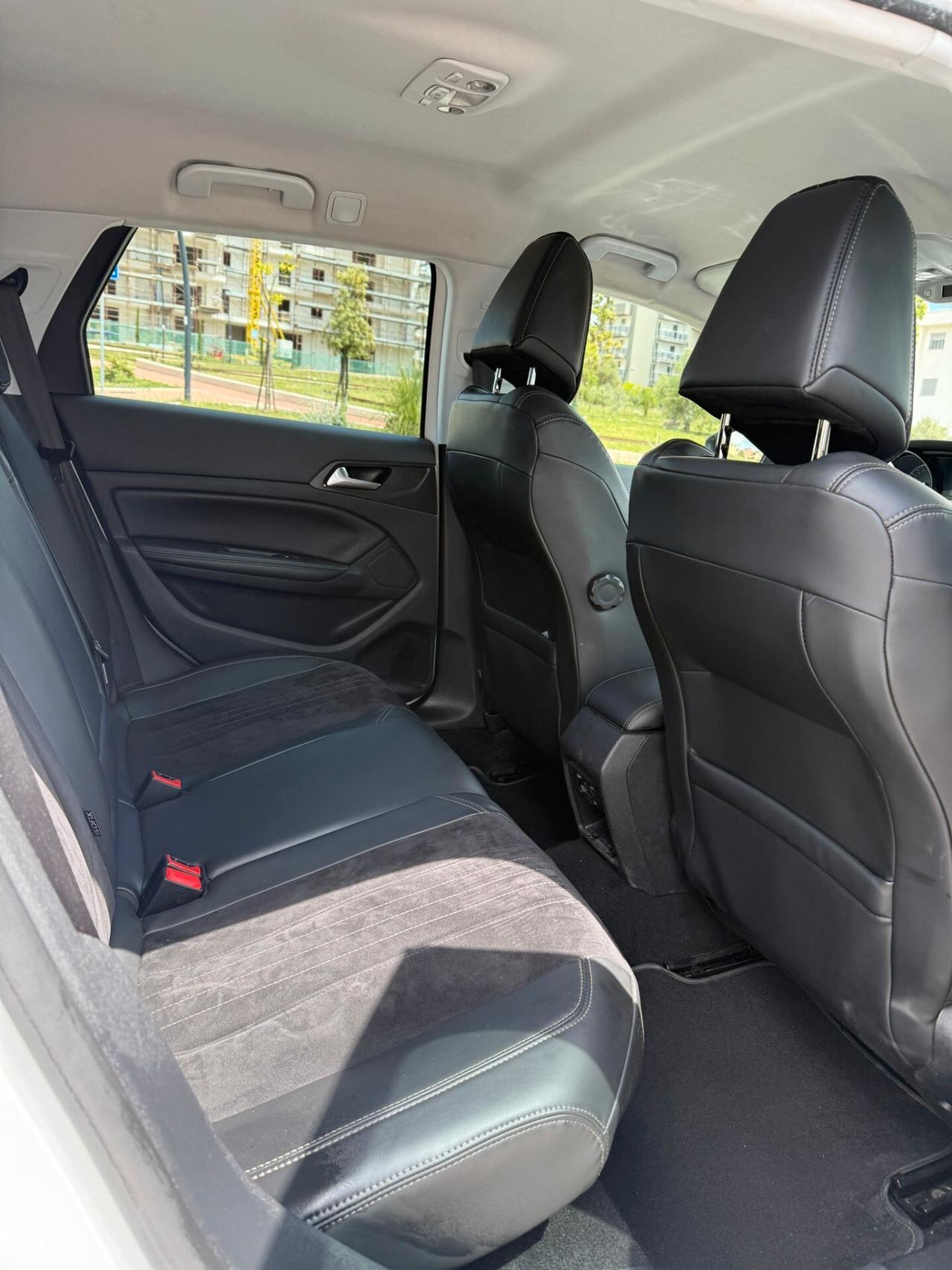 Peugeot 308 BlueHDi 120 S&S SW Allure