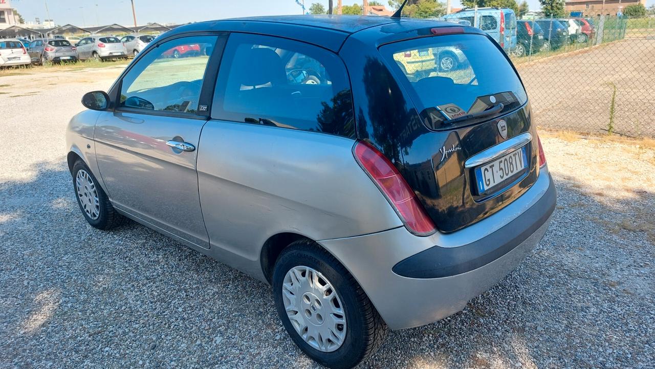 Lancia Ypsilon 1.2 Argento