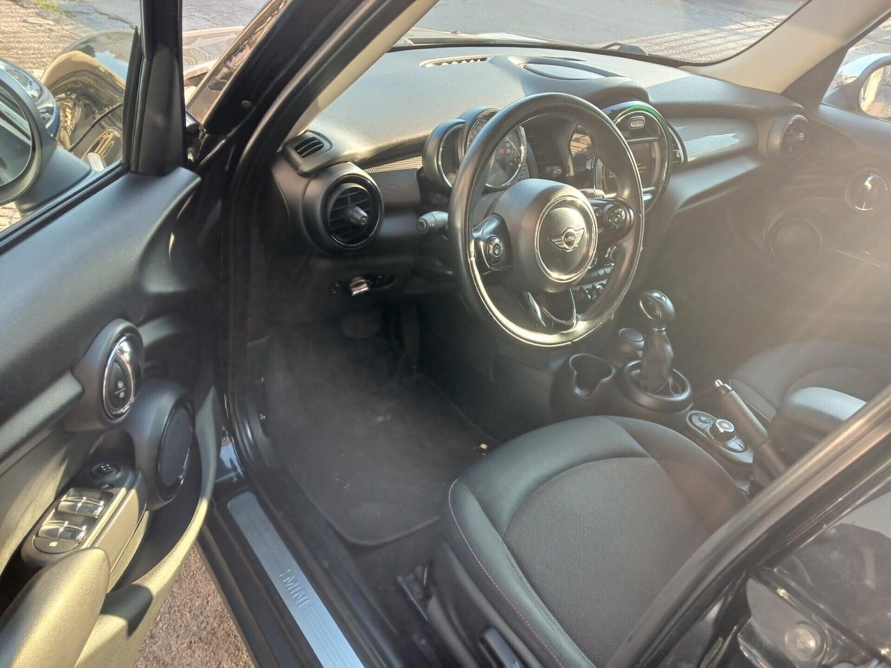 Mini 1.5 Cooper D 5 porte AUTOMATICO