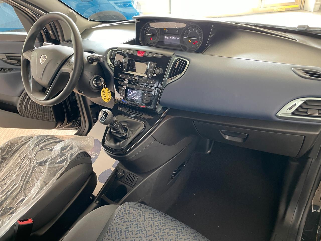 Lancia Ypsilon 1.0 FireFly 5 porte S&S Hybrid Oro