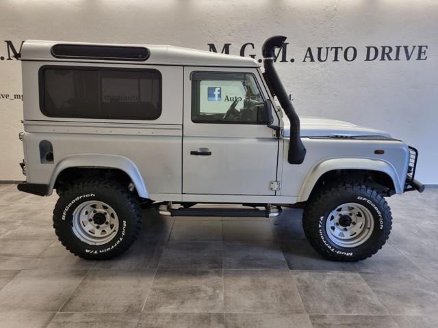 LAND ROVER Defender 90 2.4 TD4 Station Wagon E