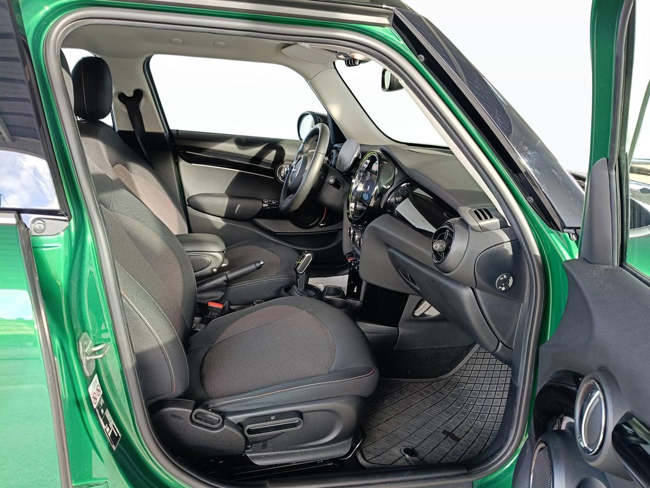 MINI Mini IV F55 2021 5p - Mini 5p 1.5 Cooper Classic auto