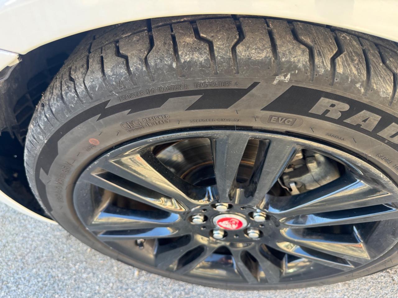 Jaguar XE 2.0 D 180 CV Landmark Edition