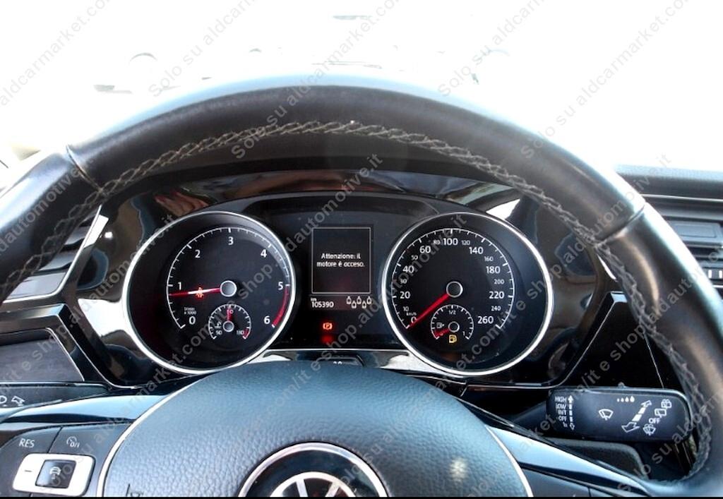 Volkswagen Touran 2.0 TDI 150 CV SCR DSG Executive BlueMotion Tech.7p Nav PDC UNIPRO IVA DEDUC.
