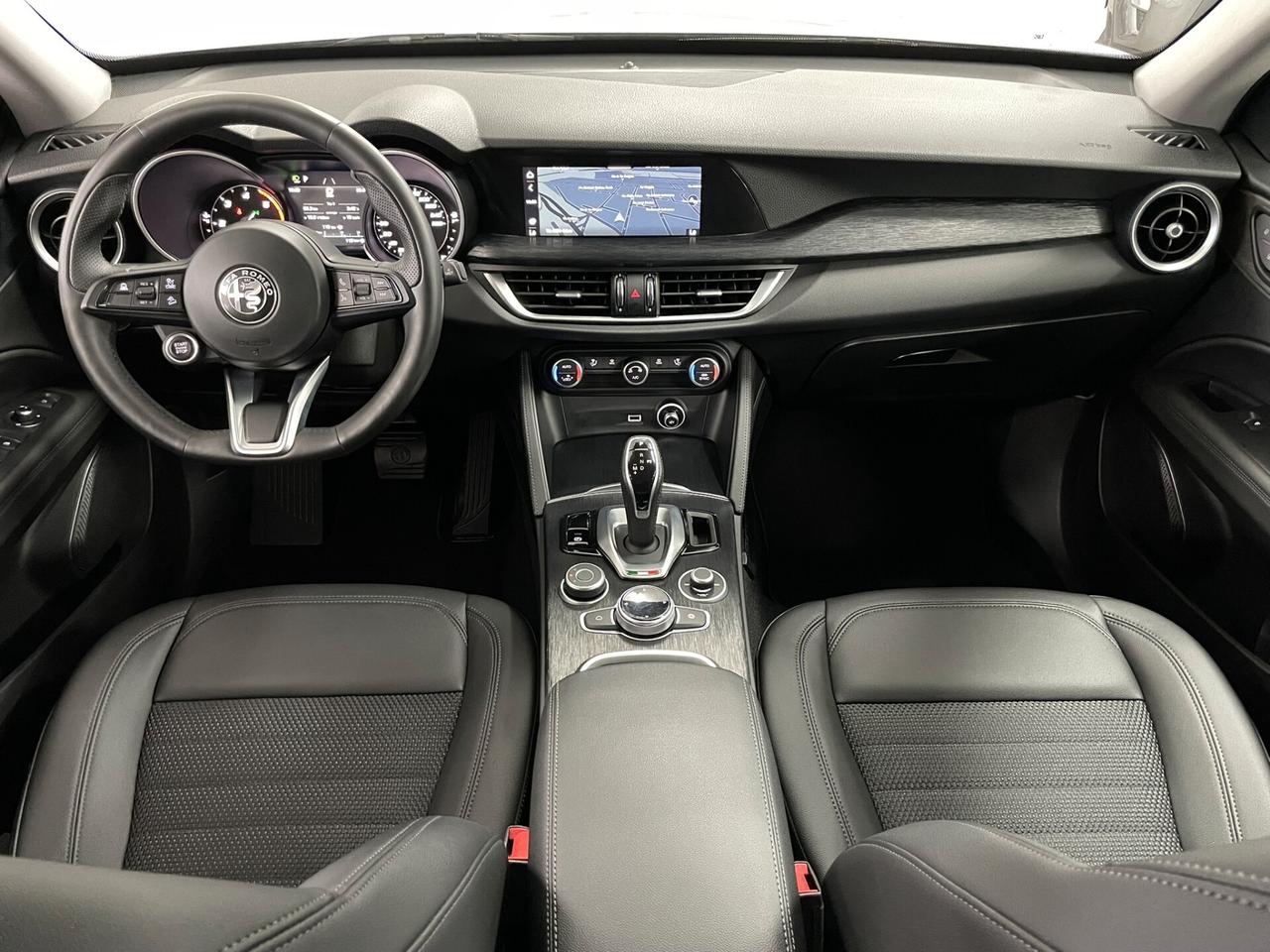 Alfa Romeo Stelvio 2.2 TD 190 CV EXECUTIVE 19" PELLE PINZE GIALLE RETROCAMERA