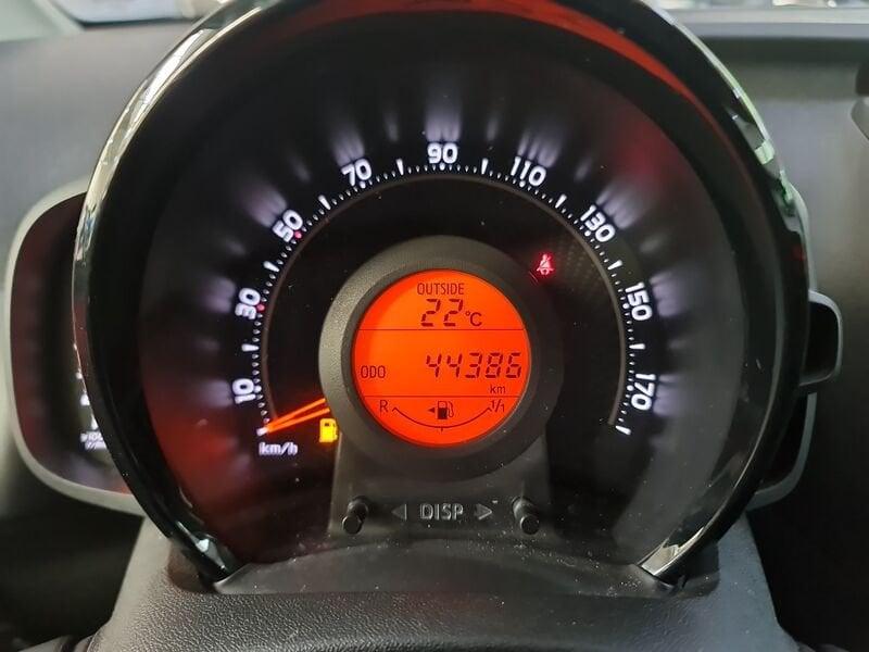 Toyota Aygo Connect 1.0 VVT-i 72 CV 5 porte x-cool