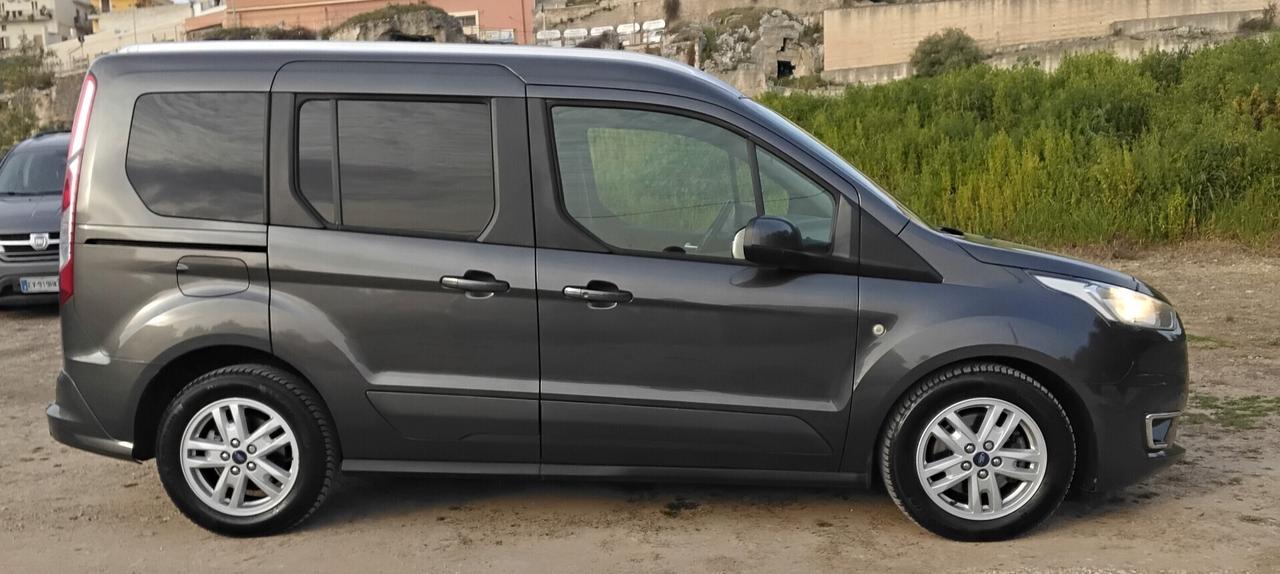 Ford Tourneo Connect 1.5 TDCi 120 CV Powershift Titanium