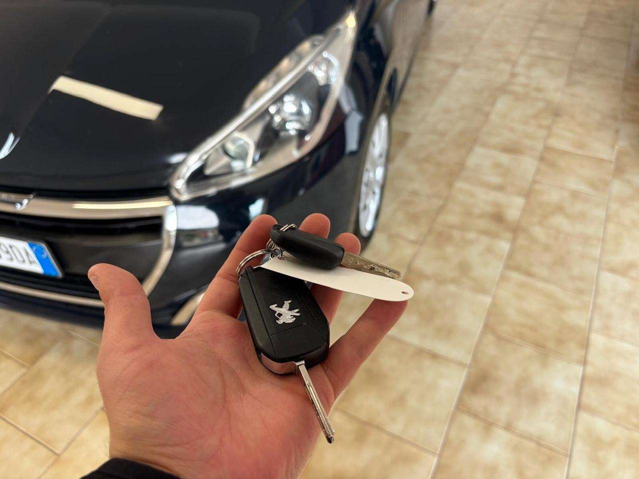 PEUGEOT 208 ANNO 2017 BZ GPL ADATTA NEOPATENTATI KM 167 MILA