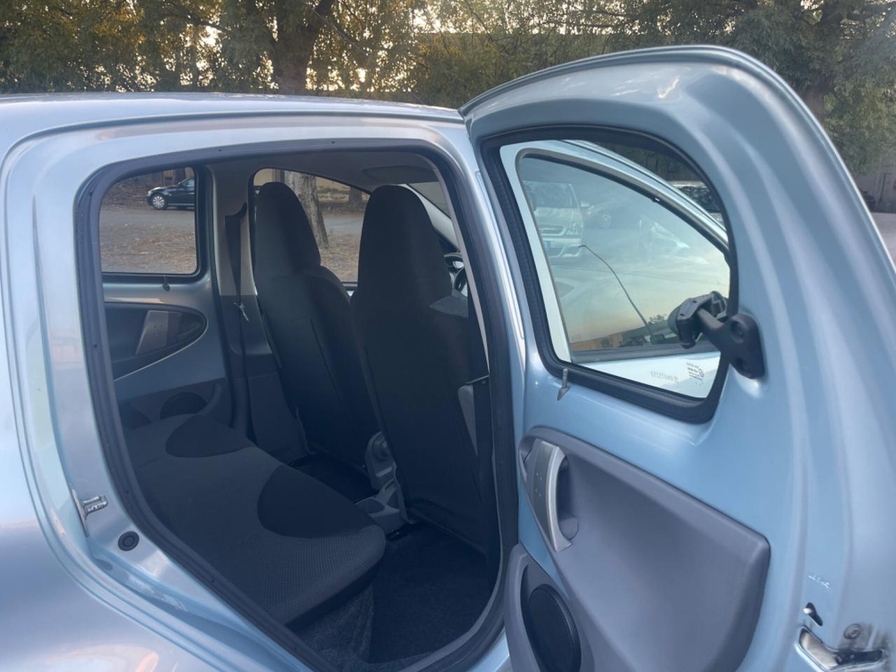 Toyota Aygo 1.0 12V VVT-i 5 porte Benzina per Neopatentati