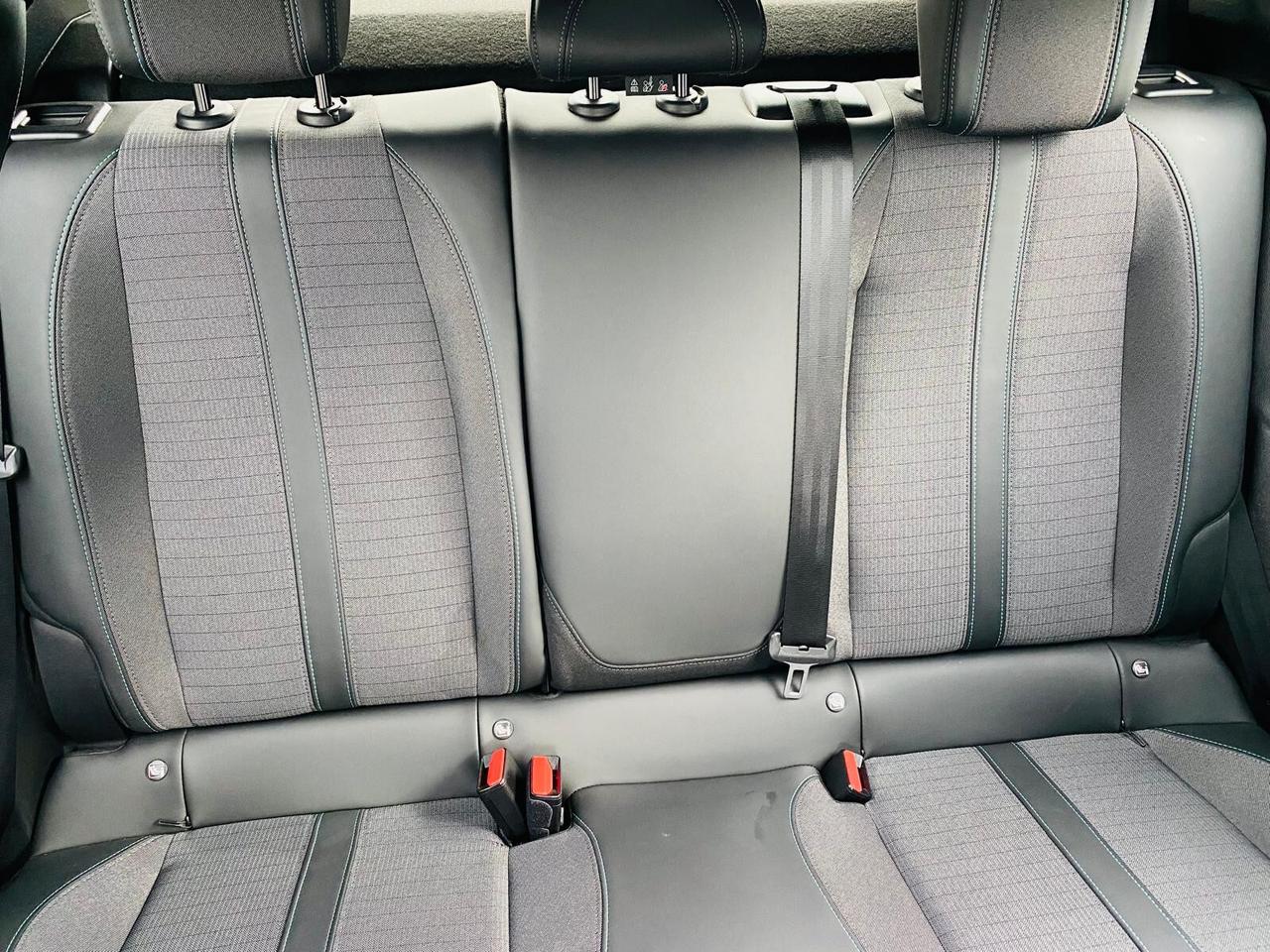 Peugeot 2008 PureTech 130 S&S EAT8 GT