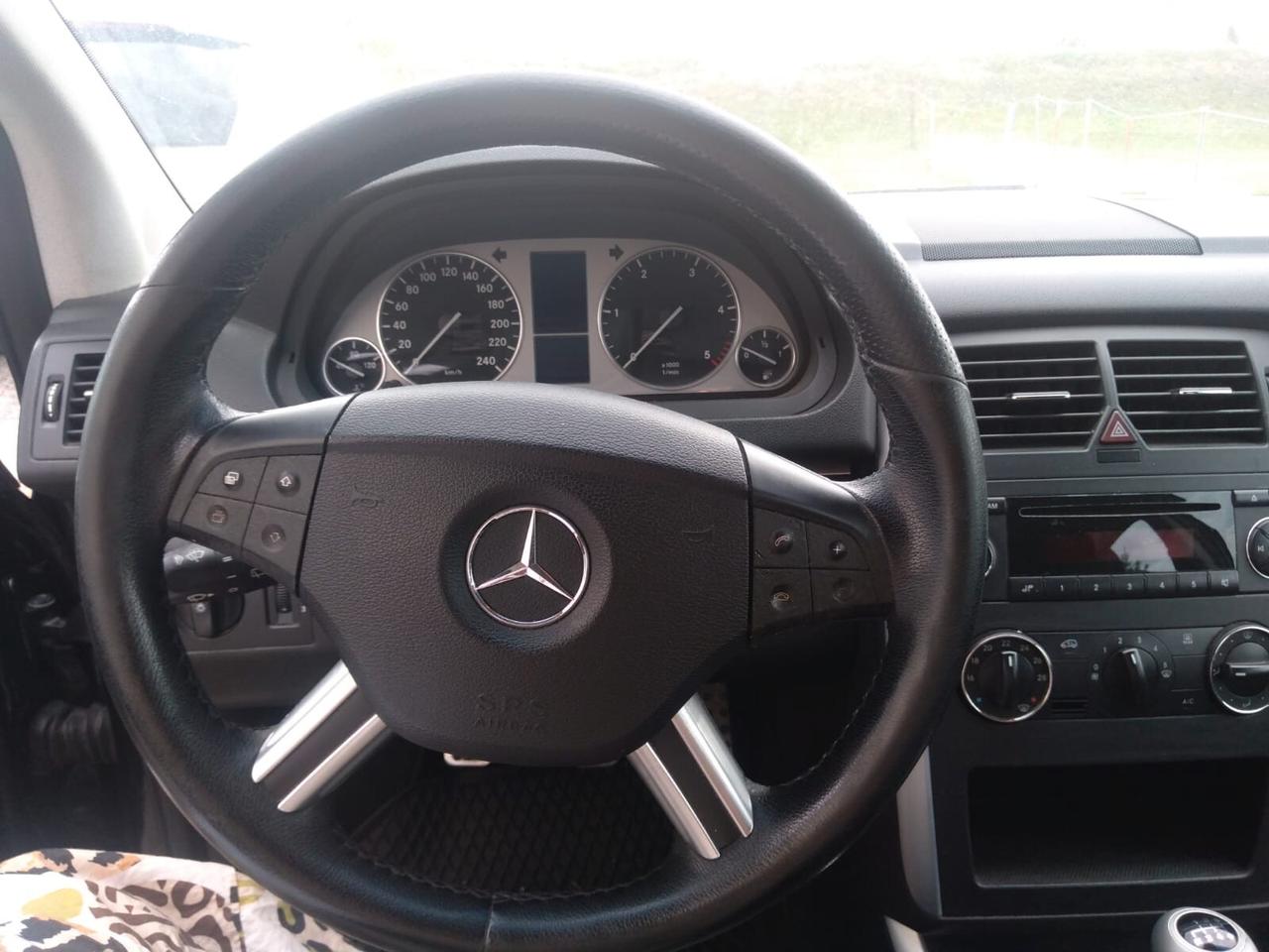 FINANZIABILE mercedes CLASSE B 180 cdi PERMUTE