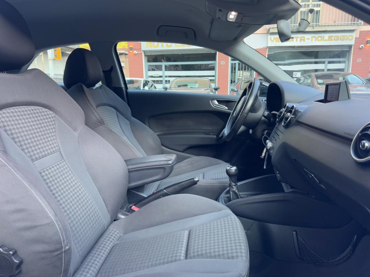 Audi A1 1.6 TDI 105 CV Ambition - GIA' TAGLIANDATA