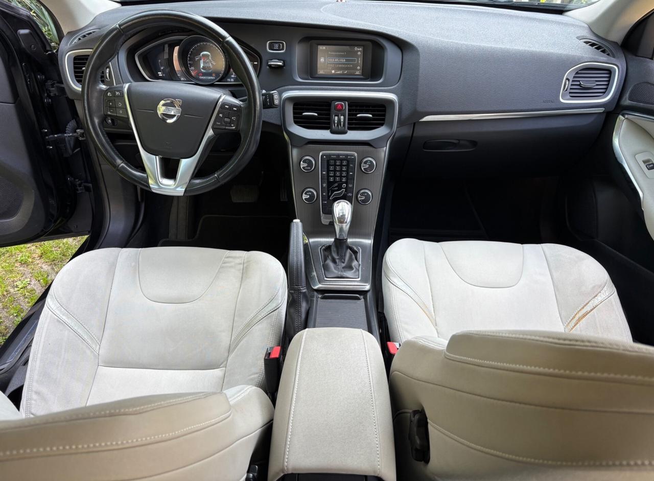Volvo V40 2.0D3 150cv cambio automatico full