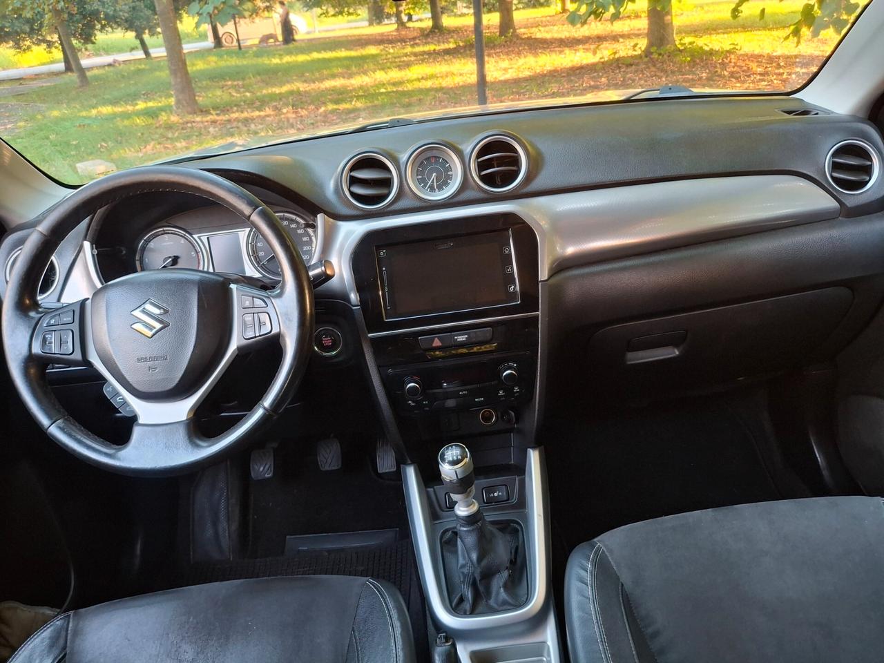 Suzuki Vitara 1.6 DDiS V-Cool-INTERNI IN PELLE-NAVI-