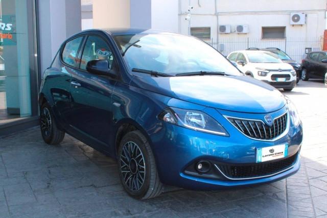 Lancia Ypsilon III 1.0 firefly hybrid 70cv con CarPlay