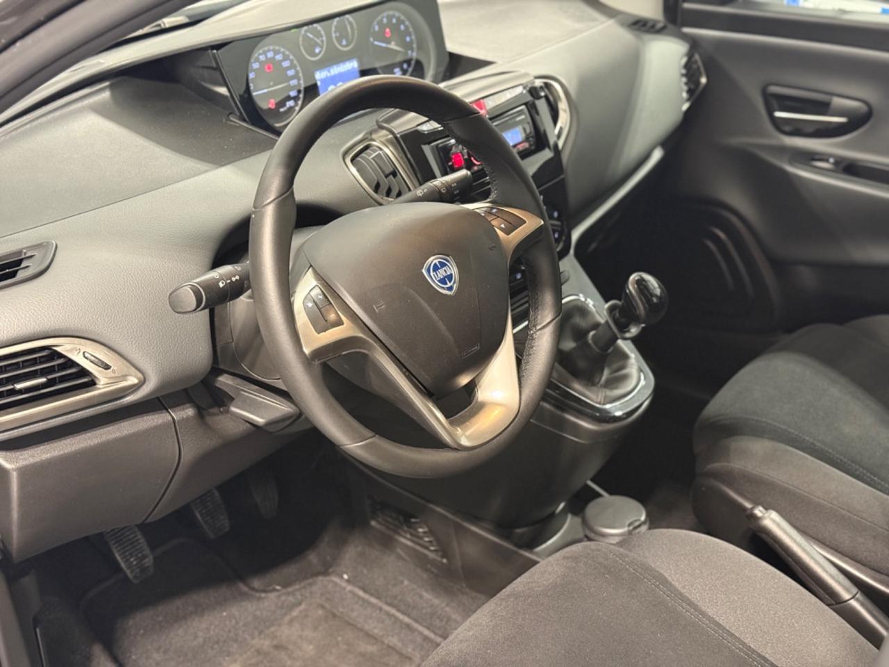 Lancia Ypsilon 1.2 69 CV 5 porte Platinum