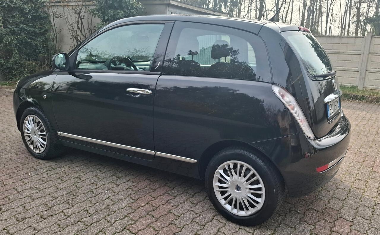 Lancia Ypsilon 1.2 Argento