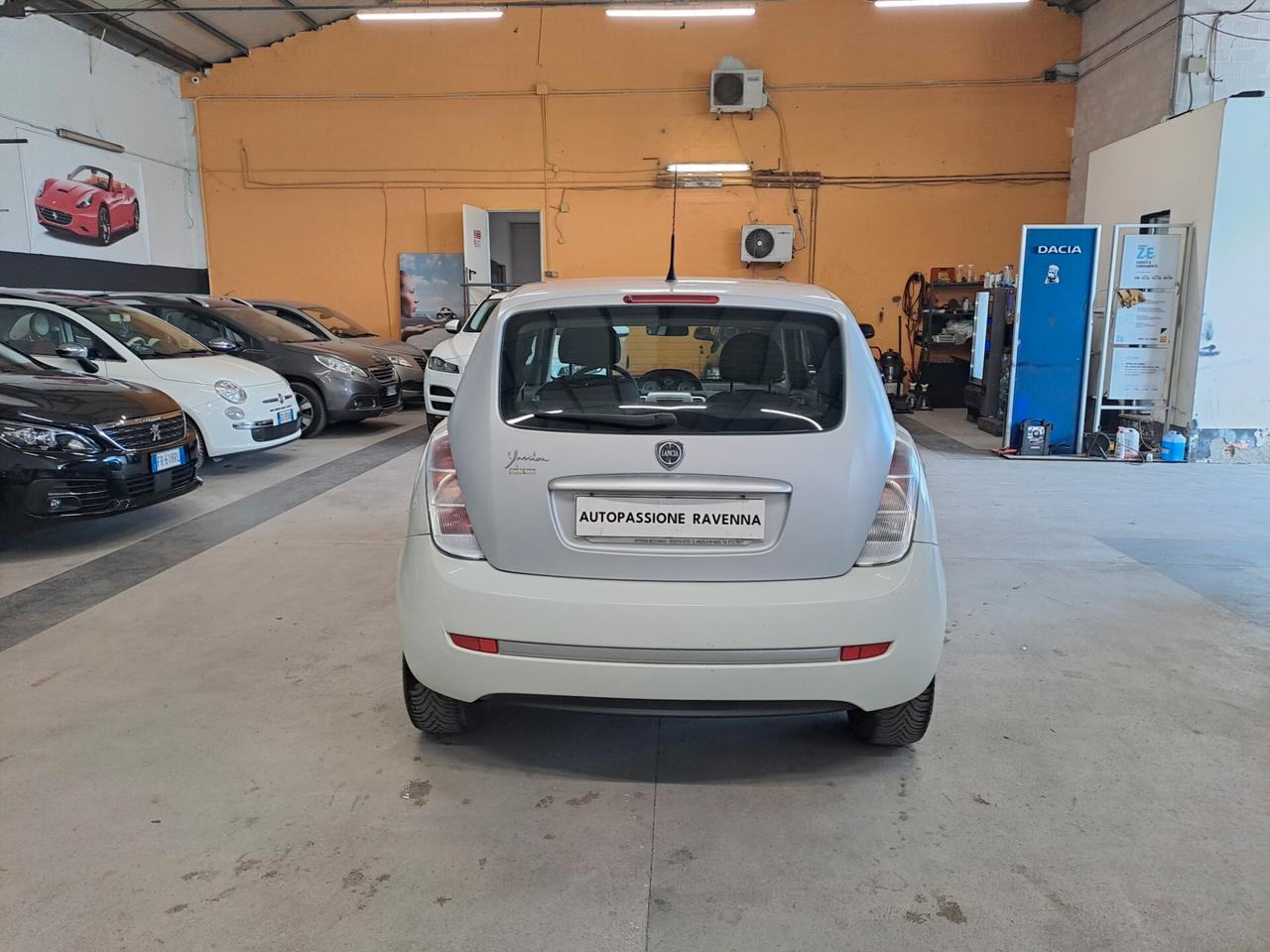 Lancia Ypsilon 1.4 Platino Ecochic GPL