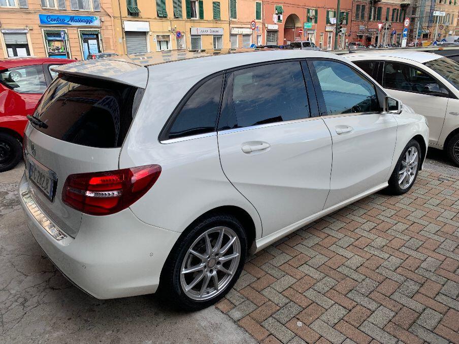 Mercedes-benz B 200 d Automatic Premium - UNIPROPRIETARIO