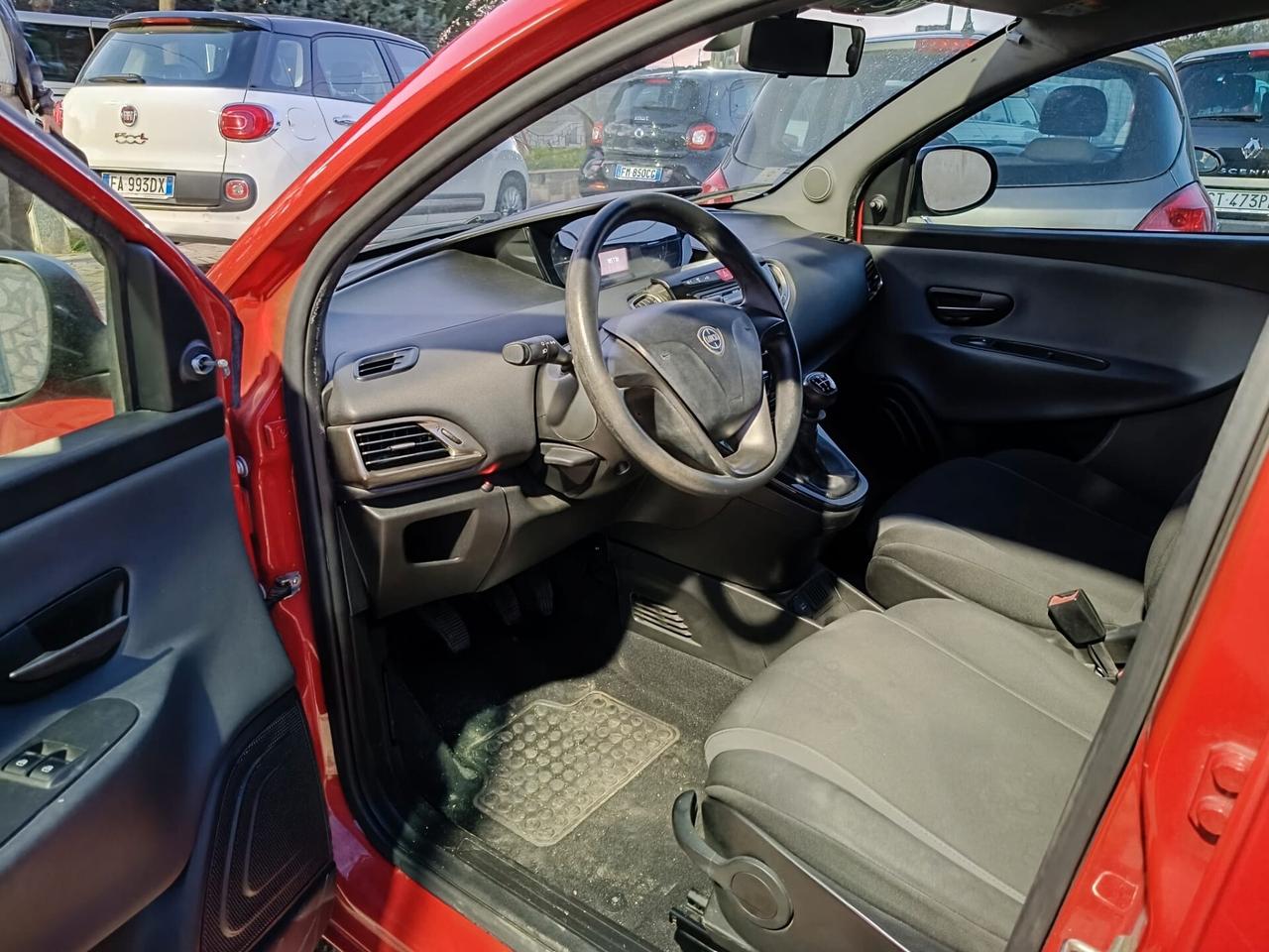 Lancia Ypsilon 1.2 69 CV 5 porte GPL Ecochic Silver