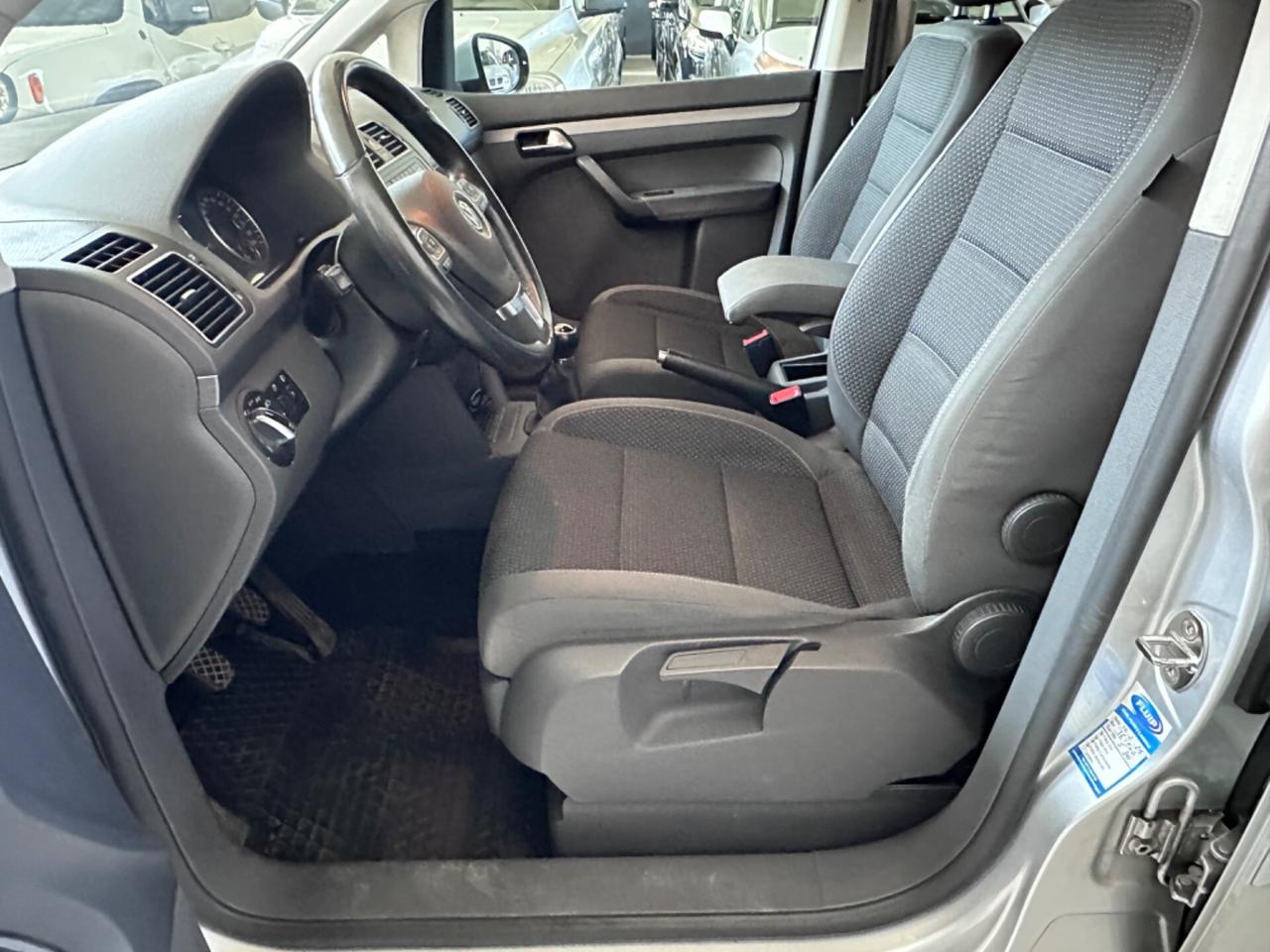 Volkswagen Touran 1.6 TDI gancio traino