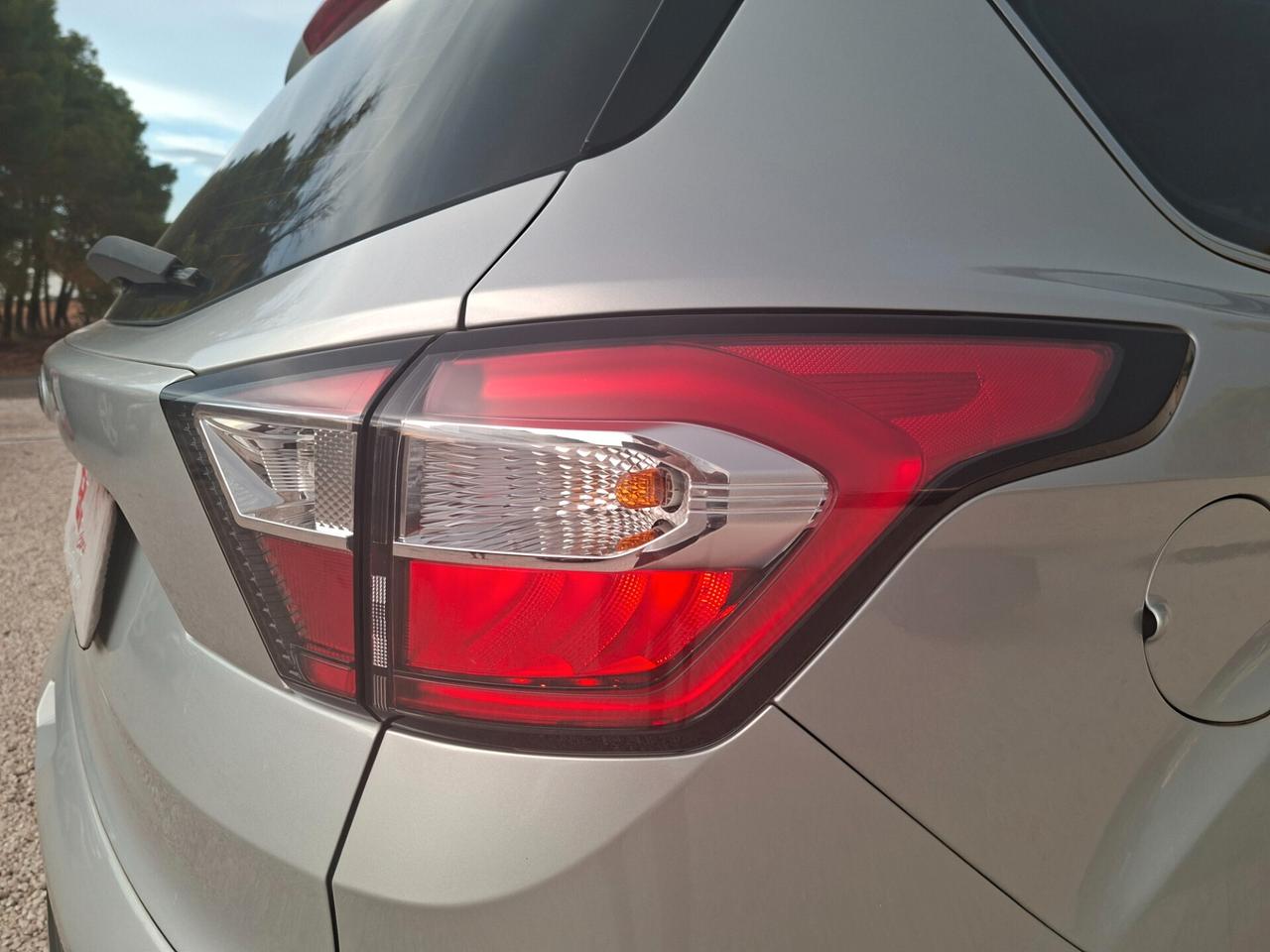 Ford Kuga 2.0 TDCI 120 CV Titanium*NAVI*LED*CRUISE