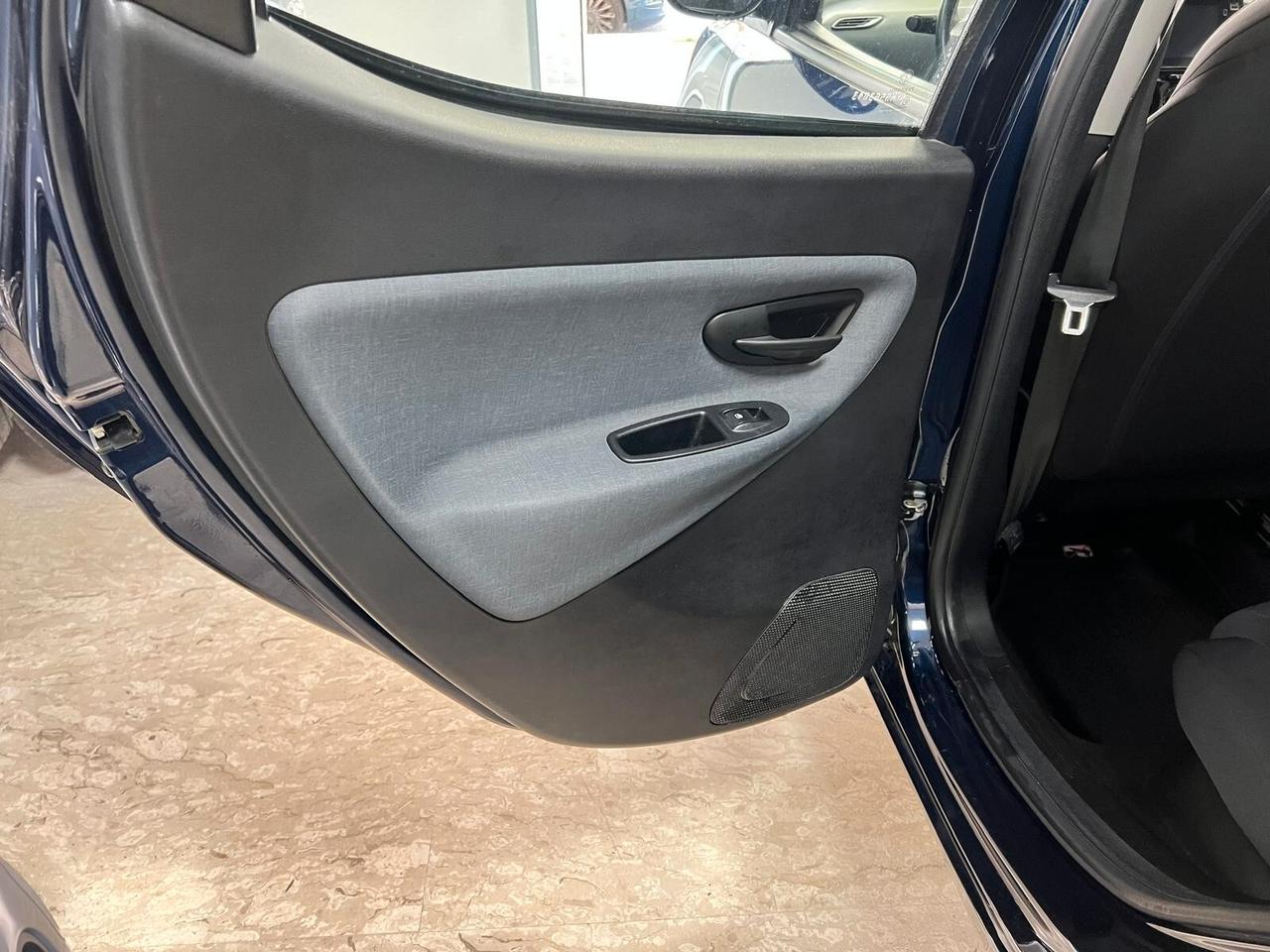 Lancia Ypsilon 1.0 FireFly 5 porte S&S Hybrid Ecochic Gold