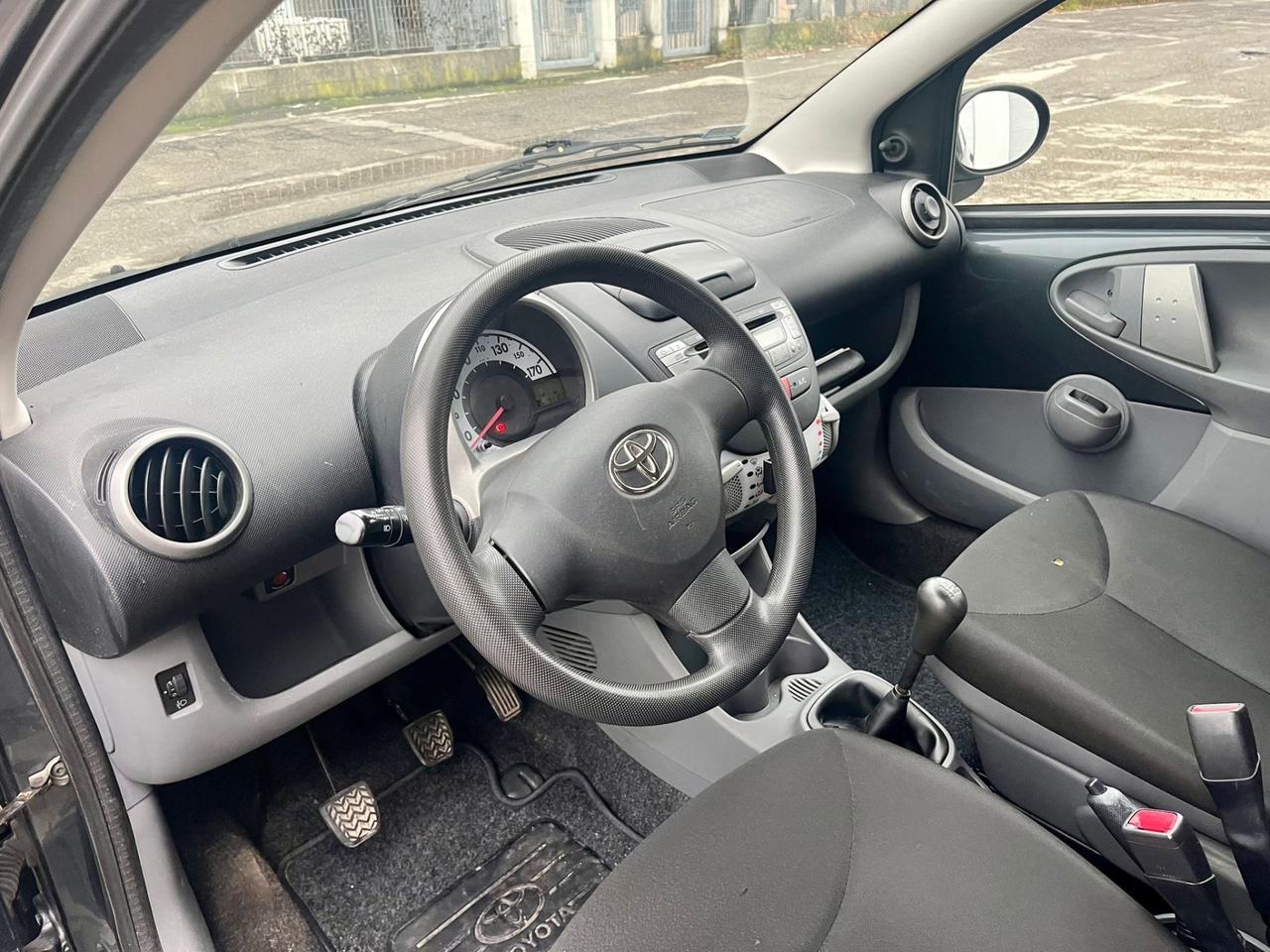 Toyota Aygo 1.0benz 2011 141.000km perfetta per neopatentati