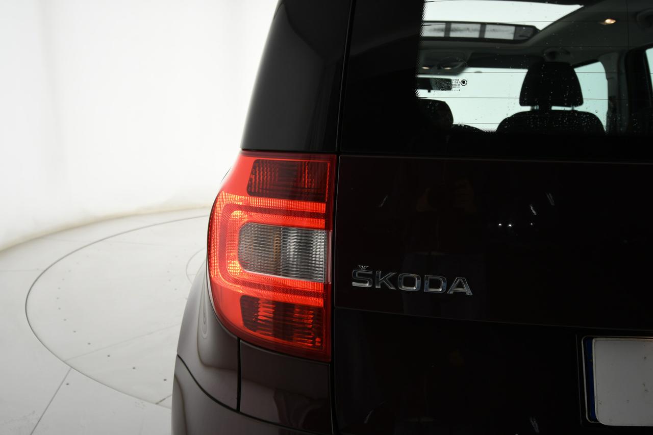 SKODA Yeti 2.0 tdi Elegance 4x4 140cv X COMMERCIANTI+TETTO PANORAMICO