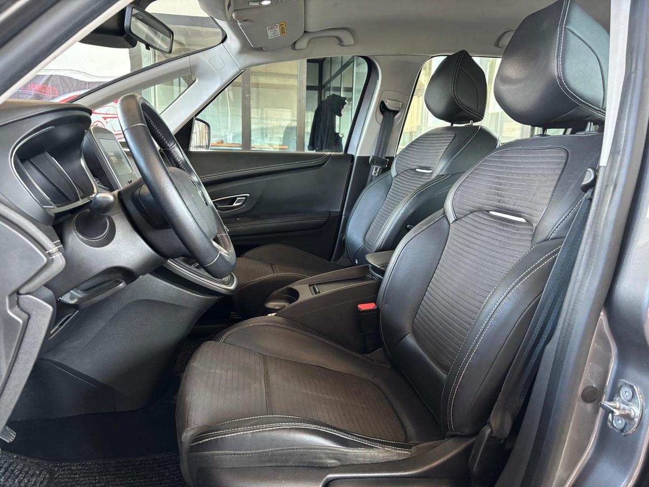 Renault Grand Scenic dCi 8V 110 CV EDC Energy Intens
