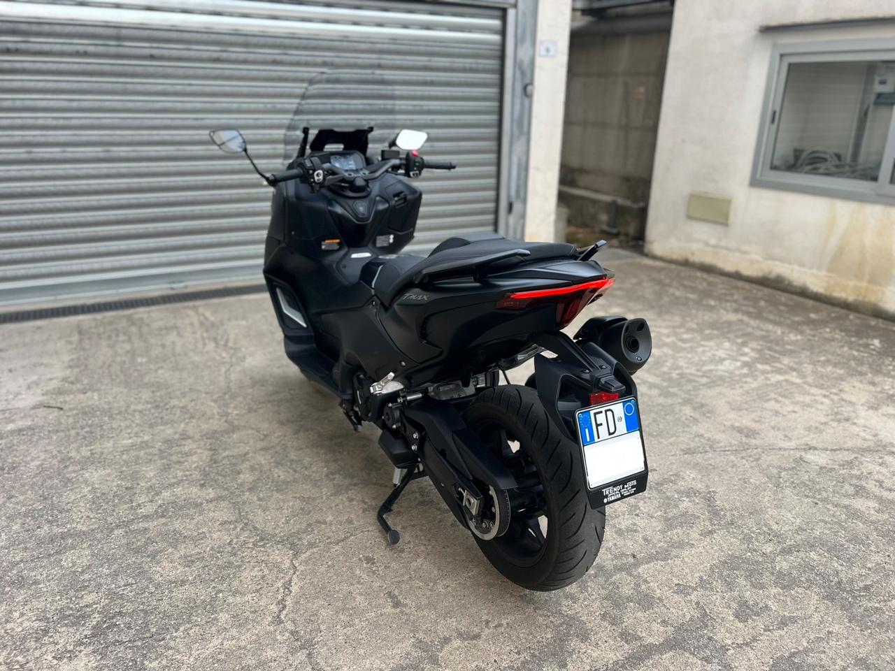 YAMAHA T-MAX 560