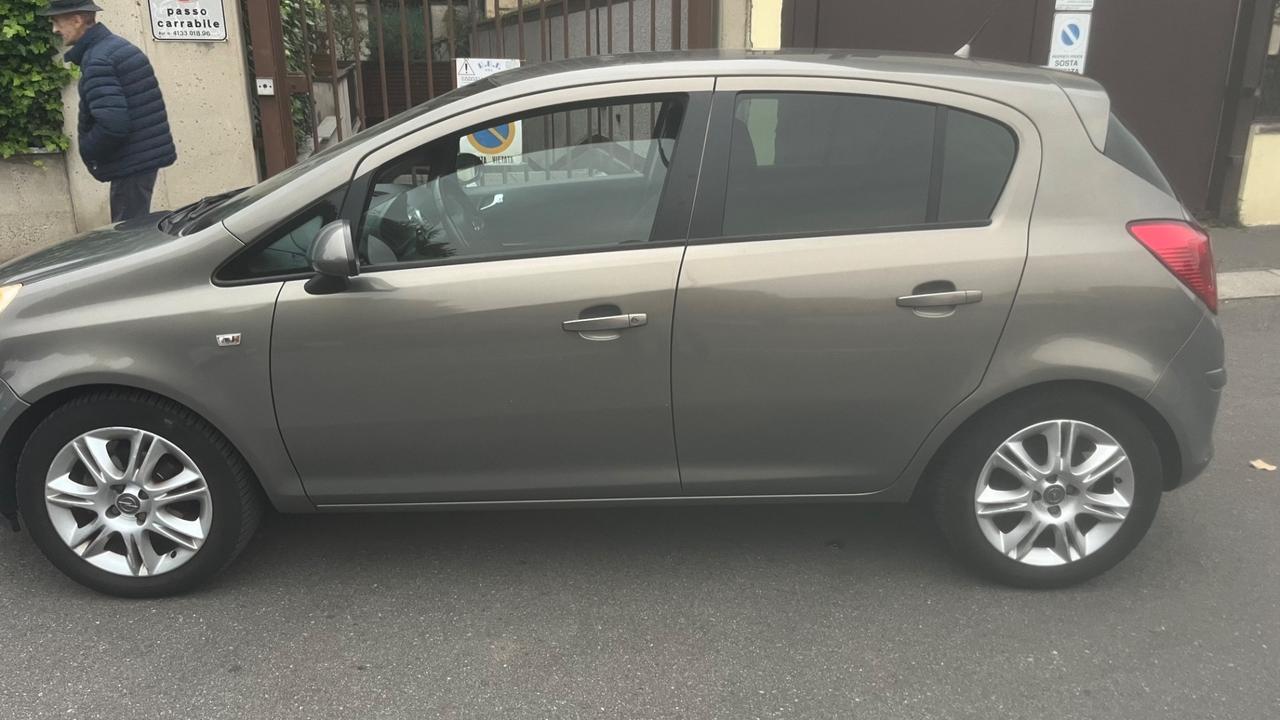 Opel Corsa 1.2 5 porte Elective