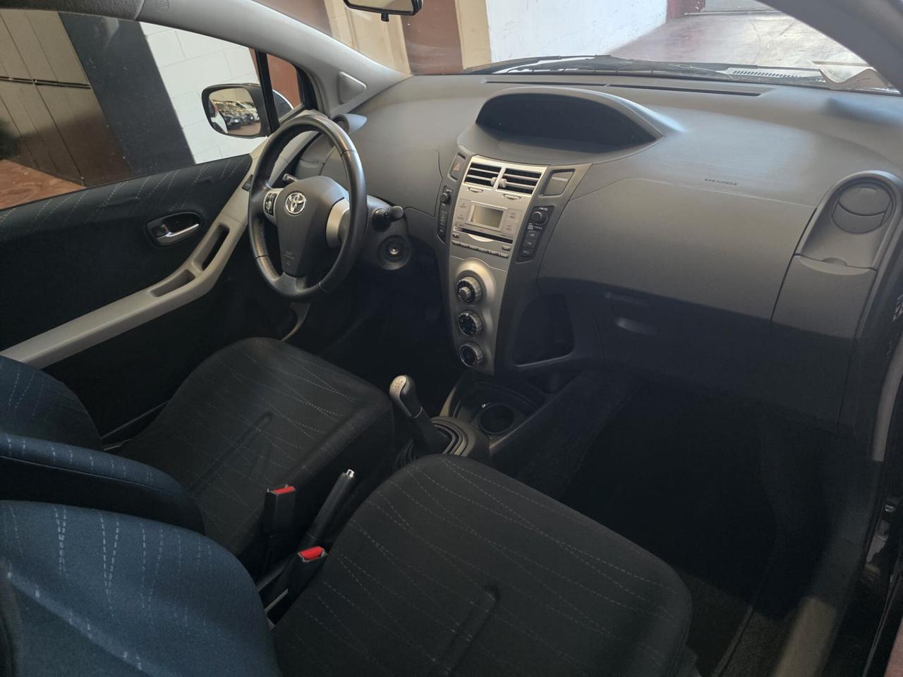 Toyota Yaris 1.3 3 PORTE SOL NEOPAT 83.000KM