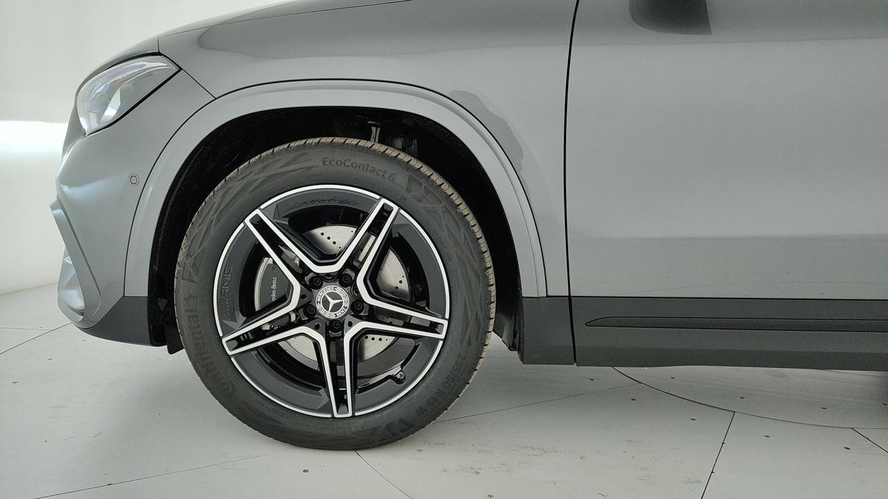 Mercedes-Benz GLA 200 d automatic