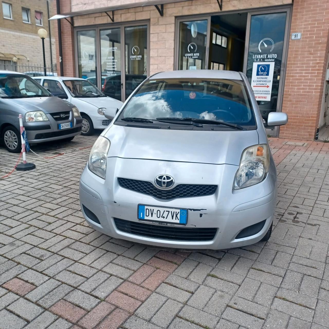 NEOPATENTATI YARIS 1.0 5 PORTE BEN CONSERVATA