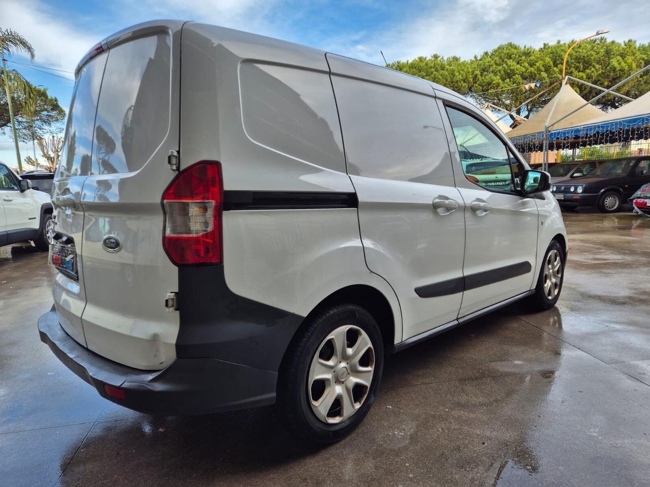 Ford Transit Courier 1.5 TDCi 75CV Van Entry