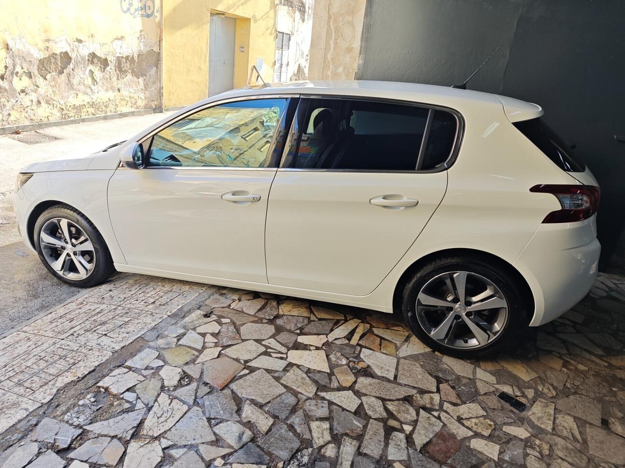 Peugeot 308 BlueHDi 120 S&S Allure