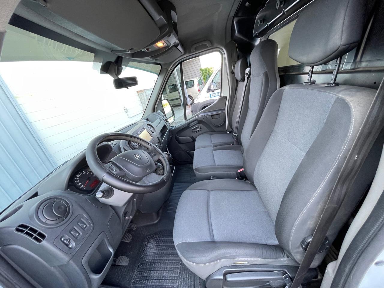 Renault Master T35 2.3 dCi 131 cv