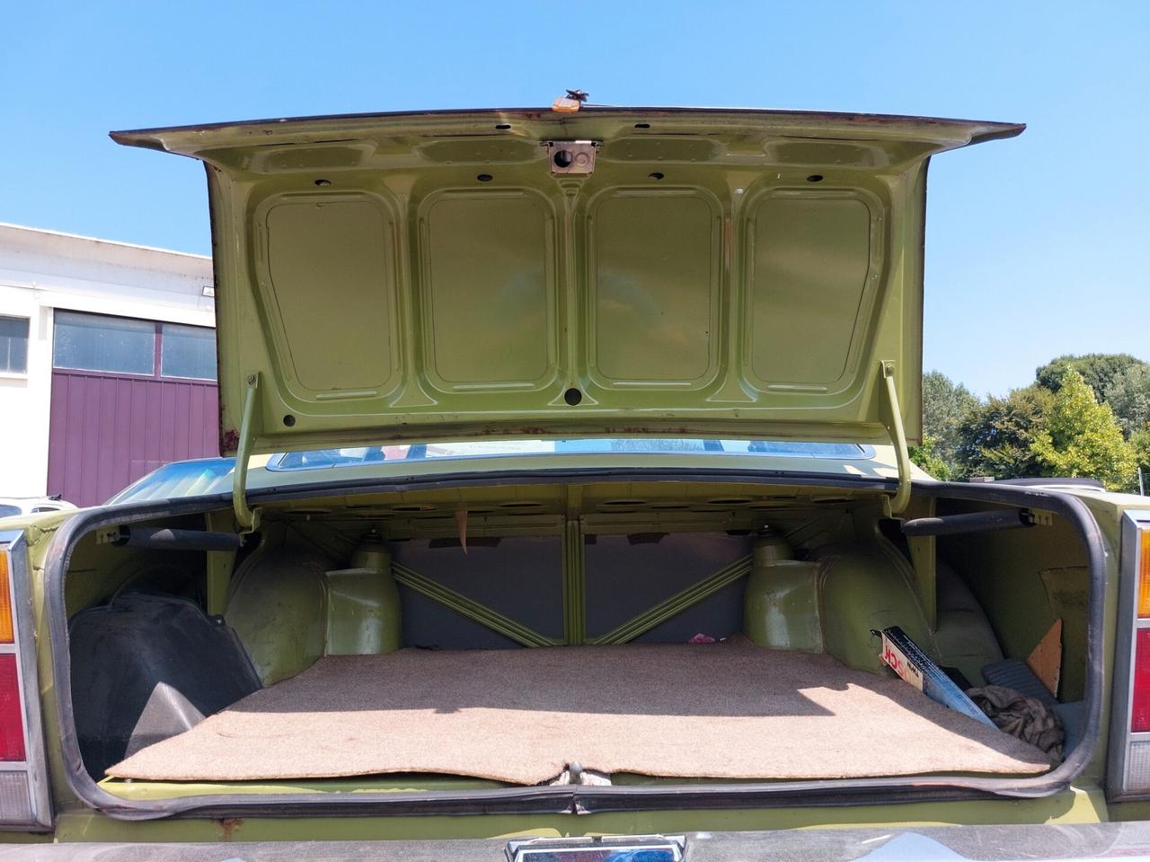 Fiat 124 Coupe 1800 del 1973 con aria-condizionata