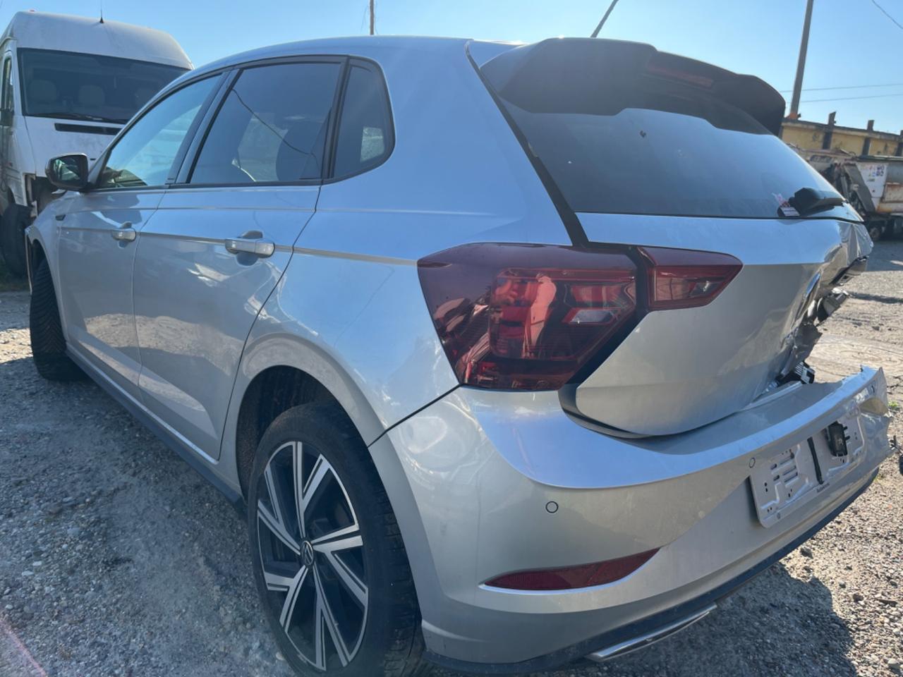 Volkswagen Polo 1.0 TSI R-Line 2023 sinistrata