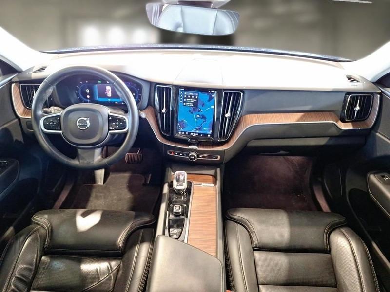 VOLVO XC60 B5 D AWD automatico Plus Dark