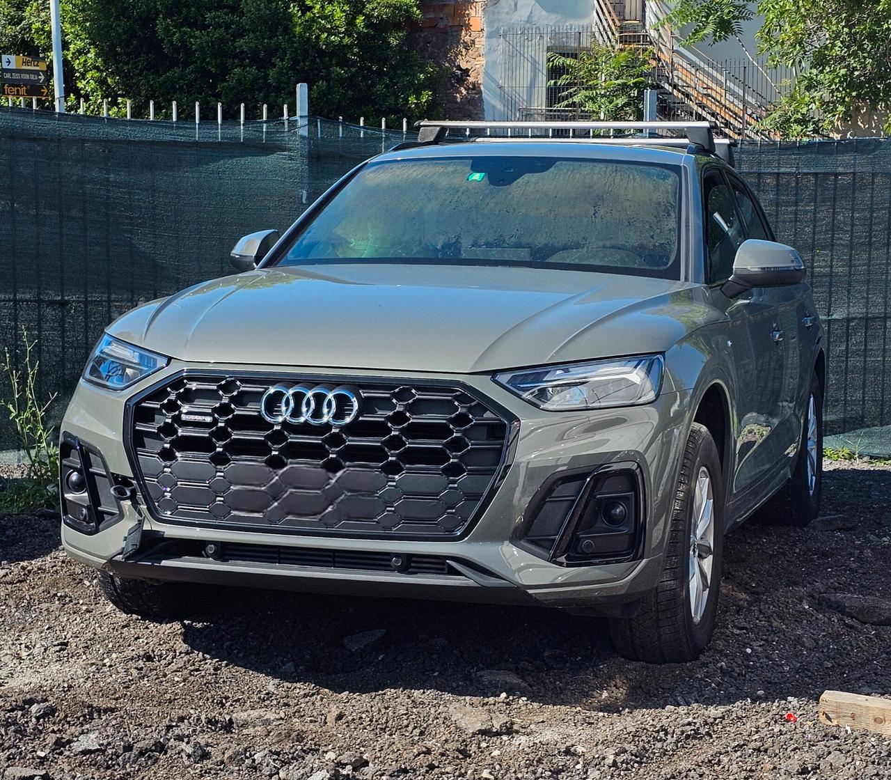INCENDIATA Audi Q5 40 TFSI quattro S tronic S line