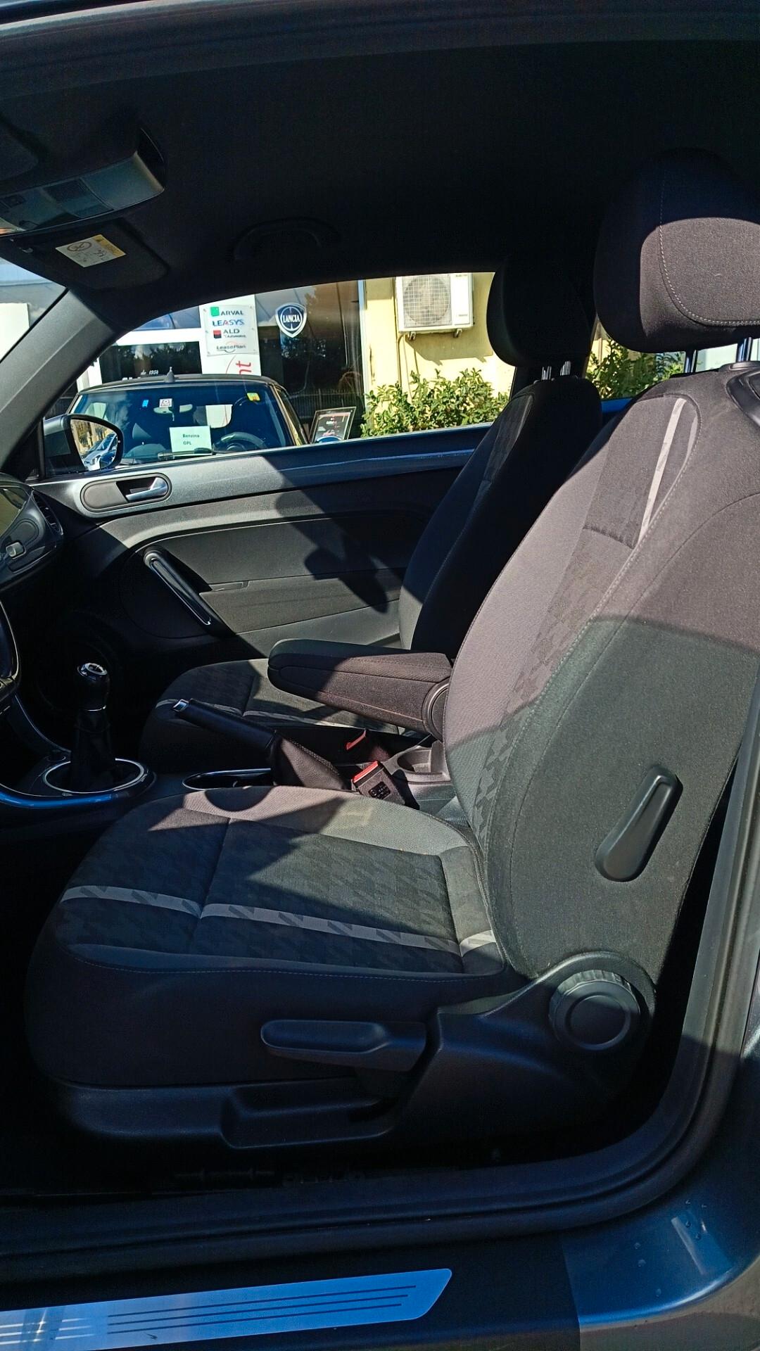 Volkswagen Maggiolino 2.0 TDI DSG Design BlueMotion Technology