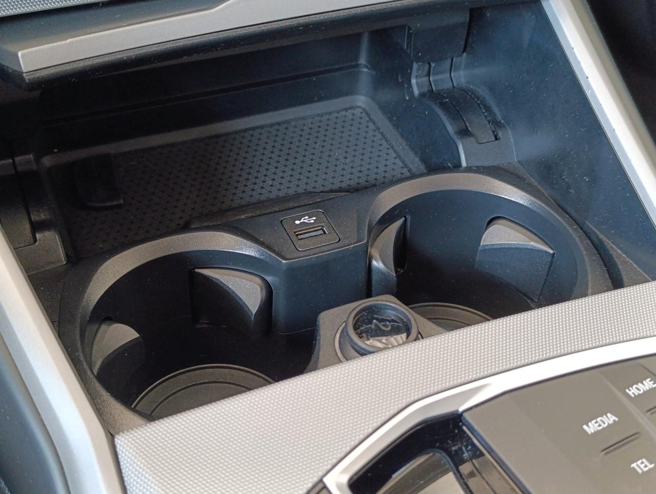 BMW 318 d Touring mhev 48V auto