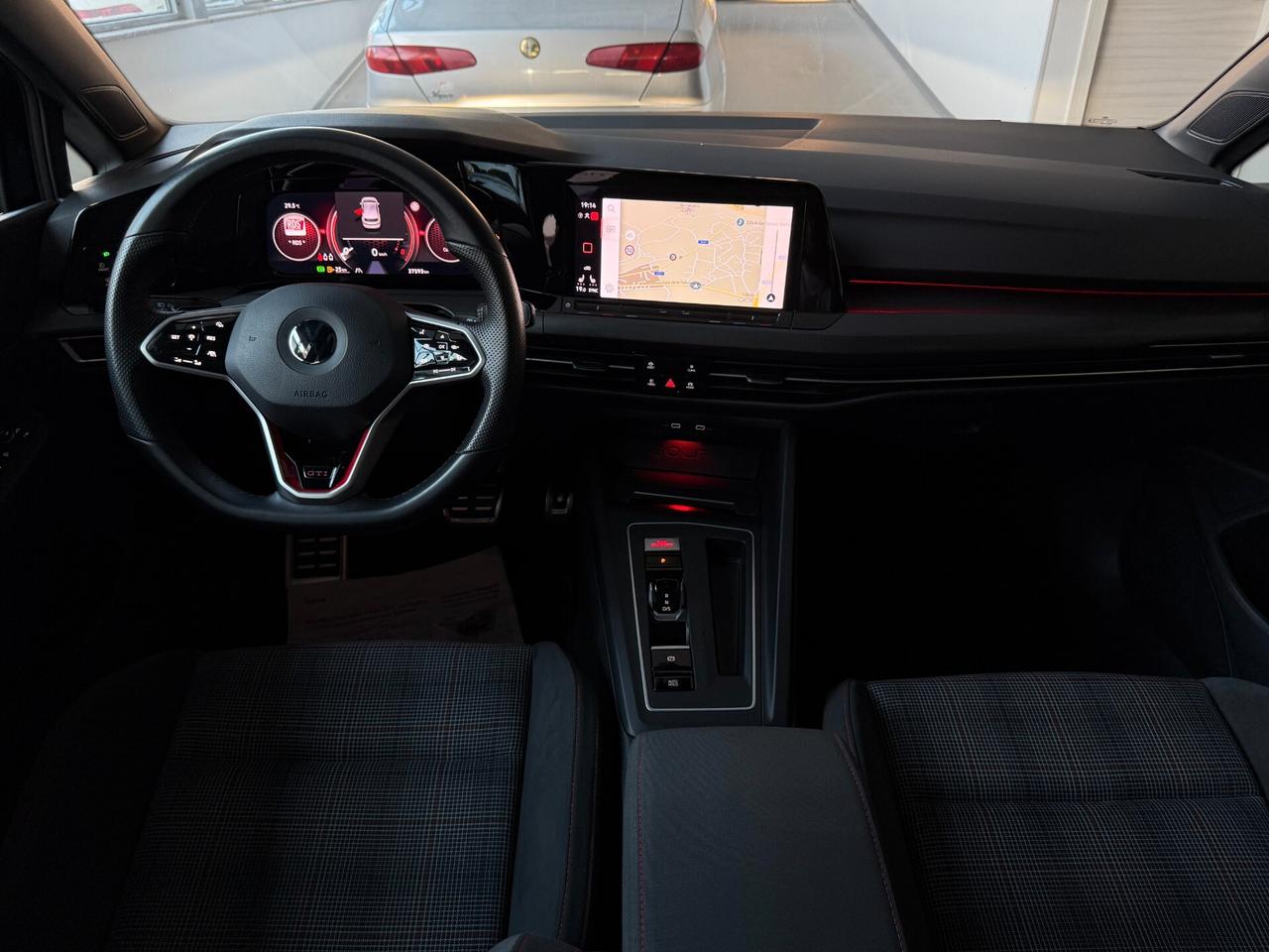 Volkswagen Golf GTI Golf 2.0 TSI GTI