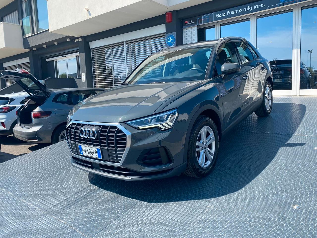 Audi Q3 40 TDI quattro S tronic Business