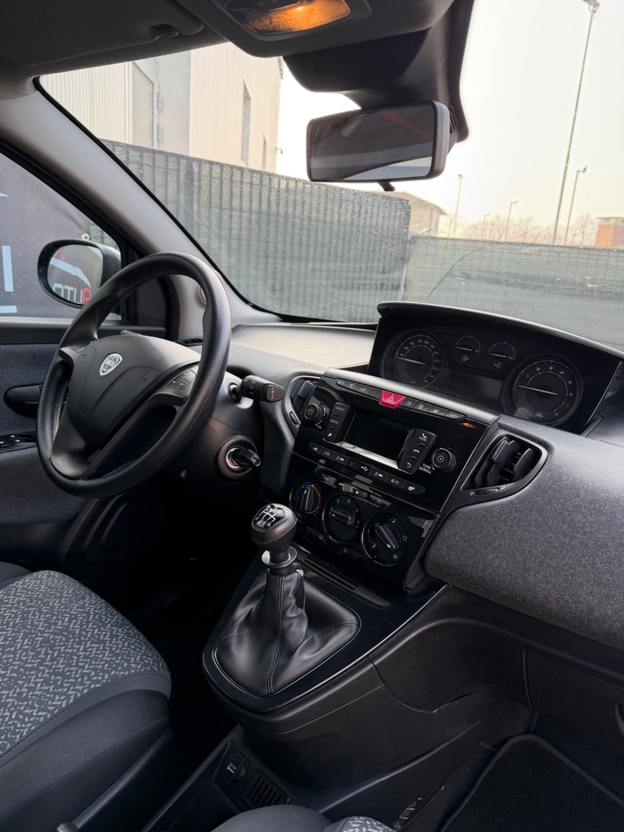 Lancia Ypsilon 1.0 FireFly 5 porte S&S Hybrid Silver Plus PREZZO REALE