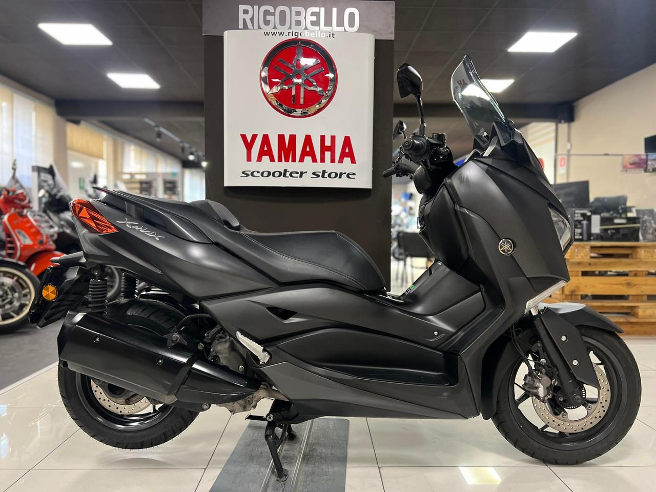 Yamaha X-Max 300