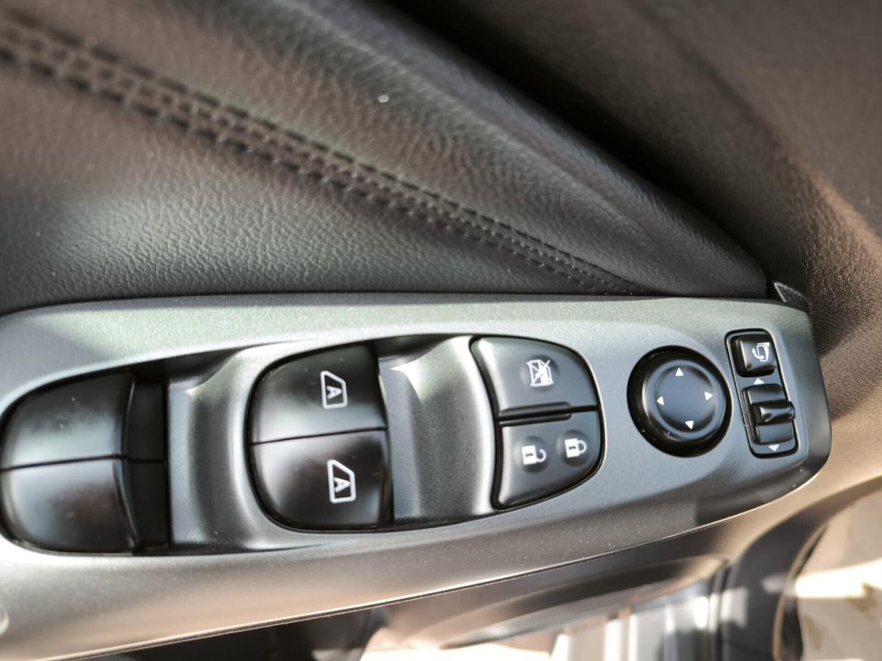 Nissan Juke 1.0 DIG-T 114 CV N-Connecta